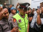 Aipda-Robig-Terima-Gaji-sebagai-Polisi.jpg