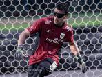 Aksi-kiper-Timnas-Indonesia-Emil-Audero-saat-menjalani-latihan-menggunakan-kacamata-Hitam.jpg