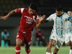 Aksi-penyerang-Persis-Solo-Ramadhan-Sananta-Lawan-PSBS-Biak-di-Liga-1.jpg