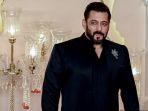 Aktor-Bollywood-Salman-Khan-saat-menghadiri-upacara-pernikahan.jpg