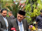 Anggito-Abimanyu-diwawancarai-wartawan-setiba-di-Istana-Negara.jpg