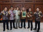 Anugerah-Proper-KLHK.jpg
