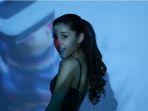 Ariana-Grande-v-o9mjfghfghfghfghgfhgf.jpg