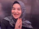 Artis-Hana-Hanifah-usai-menjalani-pemeriksaan.jpg
