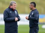 Ashley-Cole-ngobrol-sama-roy.jpg
