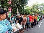 BAGI-PAKET-BERAS-Bertepatan-dengan-Hari-Pendidikan.jpg