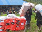 BANJIR-NDUGA-Kementerian-Sosial-menyalurkan-bantuan-untuk-korban-banjir.jpg