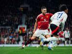 BERDUEL-Diogo-Dalot-jersey-merah-saat-berduel-dengan.jpg
