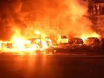 Bangunan-di-Kyiv-terbakar-hebat-usai-serangan-rudal-Rusia.jpg