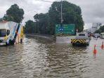 Banjir-setinggi-30-Cm-di-Tol-Sedyatmo-Exit-Tegal-Alur.jpg