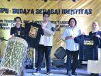 Bersama-Komeng-Waka-MPR-Meriahkan-Dan-Buka-Festival-Potinggai.jpg