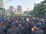 Komisi I DPR: Demo Tugas Polisi, TNI-Komcad Harus Sesuai Hukum