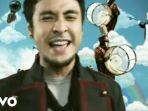 Buka-Semangat-Baru-Ello-Barry-Ipank-dan-Lala-Karmela.jpg