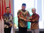 Dorong Pertumbuhan Ekonomi, Bupati Bogor Anugerahkan Penghargaan kepada Investor Terbaik