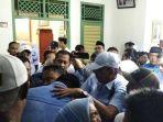 Calon-Wali-Kota-Depok-Supian-Suri-dan-pendukungnya-merayakan-kemenangan.jpg