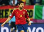 Cecs-Fabregas-nendang-bola-di-euro-2012.jpg
