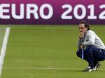 Cesare-Prandelli-jongkok-terusss.jpg