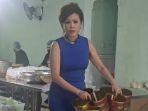 Ci Mehong Yakini Review Negatif Bika Ambon dan Lapis Legit Berkutu serta Ada Kecoak Hasil Editan