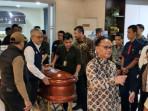 Jenazah Diplomat Zetro Purba Diserahkan ke Keluarga, Menlu Sugiono Meminta Maaf