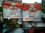Demo-Lady-Gaga-di-depan-Mabes-Polri2.jpg