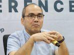 Deputi-Bidang-Pengawasan-Kemenkop-Herbert-Siagian-dalam-konferensi-pers.jpg