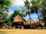 Desa-sade-suku-sasak.jpg
