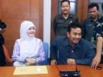 Diky-candra-terima-SK-pemberhentian.jpg