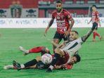 Duel-pesepak-bola-Bali-United-vs-PSM-Makassar.jpg