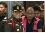 Potret Eks Kepala BGN Dadan Hindayana Pakai Rompi Pink Tahanan Kejagung, Tangan Diborgol