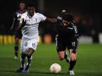 Emmanuel-Adebayor-kejar-bola-lioniss.jpg