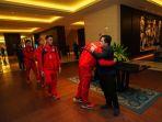 Erick-Thohir-Peluk-Pemain-Timnas-Indonesia.jpg