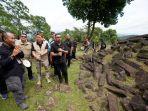 Fadli-Zon-dan-Giring-Ganesha-ke-Situs-Gunung-Padang.jpg