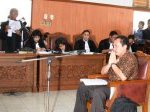 Gayus-di-Persidangan.jpg