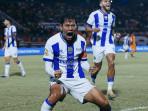 Persib vs Arema: Maung Bandung Dikejar Borneo FC, Selisih 2 Poin Jadi Taruhan