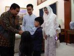 Gibran-Rakabuming-Raka-dan-keluarga-halal-bihalal-ke-Prabowo-Subianto.jpg