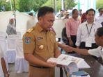 Gubernur-Kalteng-pantau-TPS.jpg