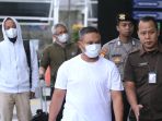 Gubernur-Riau-Abdul-Wahid-Terjaring-OTT-Tiba-di-KPK_20251104_114937.jpg