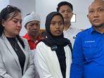 Guru-Supriyani-yang-dipidanakan-karena-dituduh-menganiaya-murid.jpg