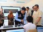 Gus-Ipul-tinjau-simulasi-sekolah-rakyat.jpg