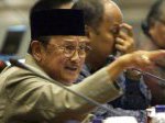 Habibie-Bahas-Pengembangan-Industri-Strategis_1.jpg