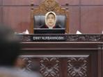 Hakim-Konstitusi-Enny-Nurbaningsih-memimpin-persidangan-di-MK.jpg