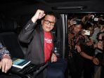 BREAKING NEWS: Hasto Kristiyanto Bebas, Langsung Kepalkan Tangan Saat Keluar Rutan KPK