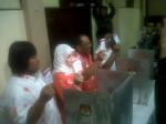 Ilham-dan-Keluarga-di-TPS-10.jpg