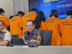 Imigrasi-tangkap-17-orang-WN-Vietnam-izin-tinggal-di-klinik-bedah-kecantikan-di-Pluit.jpg