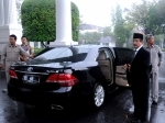 Jaksa-Agung-Basrief-Arief-dan-mobilnya-RI-46.jpg