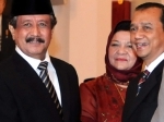 Jaksa-Agung-Basrief-Arief-salaman-dengan-Ketua-KPK-Busyro.jpg