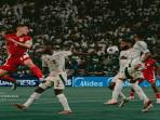 Jay-Idzes-menyundul-bola-pada-laga-Timnas-Indonesia-vs-Arab-Saudi.jpg