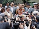 Jokowi-Laporkan-Tudingan-Ijazah-Palsu-ke-Polda-Metro_20250430_135050.jpg