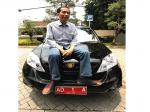 Jokowi-naiki-kap-mobil-Esemka.jpg