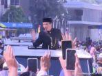 Jokowi-sapa-warga.jpg